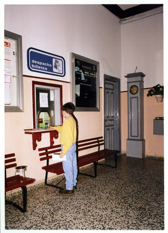 247-Interior del vestibulo de la est. de Brazatortas-Veredas.jpg