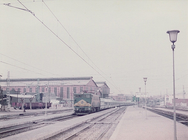 talgo pendular co 269 217 6 en villaverde bajo.jpg