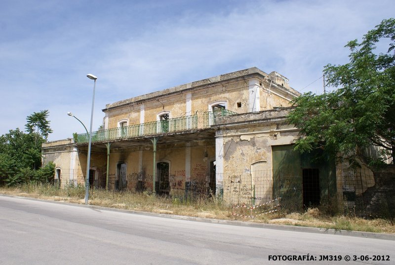 fachada estación de Martos.JPG