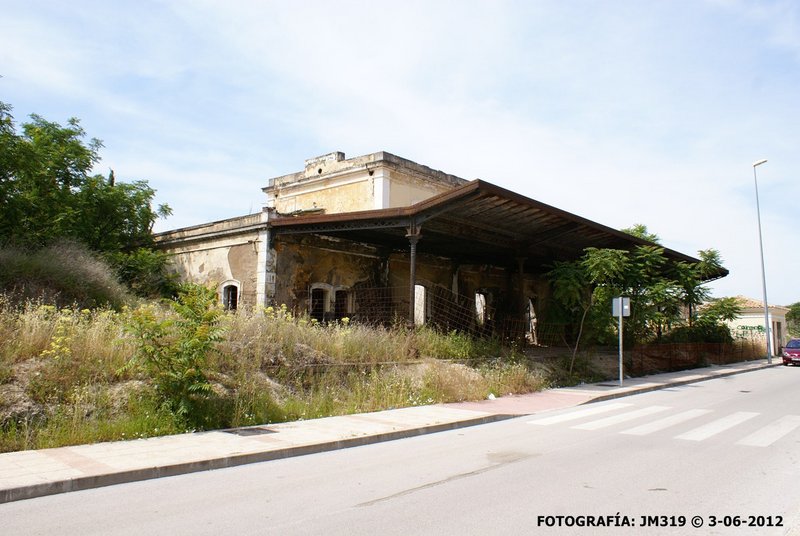 estación de martos lado vias.JPG