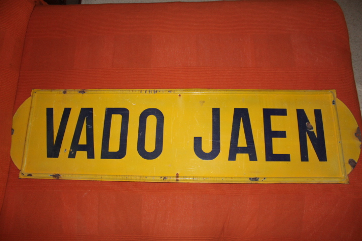 letrero de Andaluces de la estacion de Vado Jaén.jpg