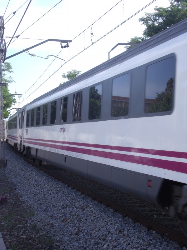 talgo en Figueres 24-6-12.JPG
