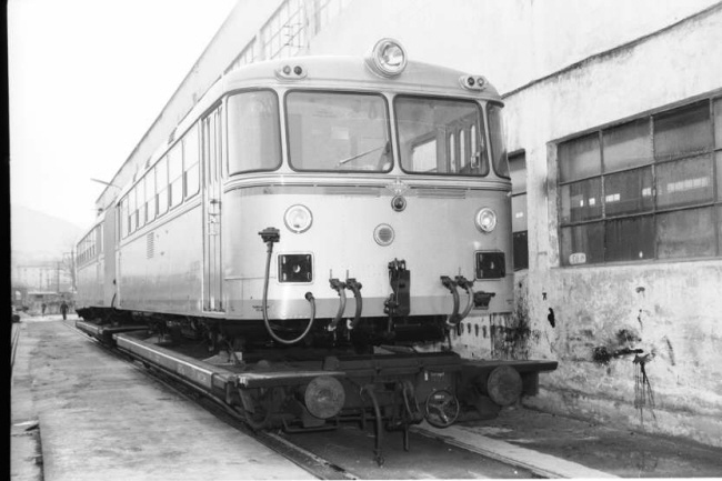 Ferrobus para Renfe instalaciones de Caf Irun.jpg
