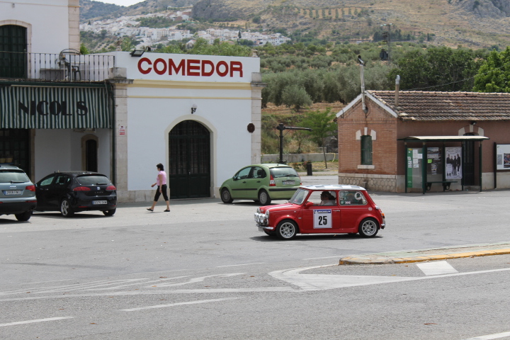 estacion de luque en otra epoca con mini de otra epoca.jpg