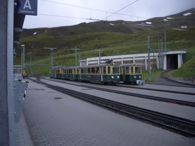 Wengernalpbahn_KleineScheideggTriangle 19-6-2007 (Andrew Rabbot).JPG