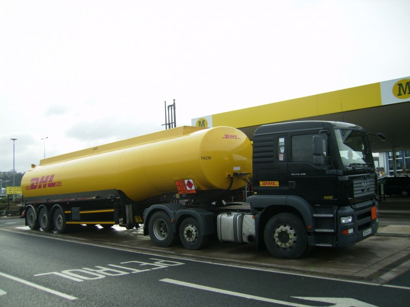 DHL MAN TgaTank 2.jpg