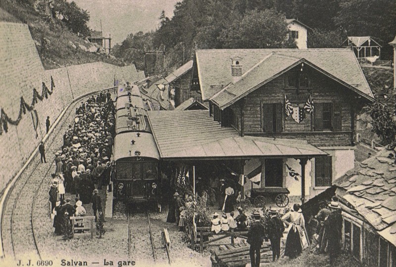 Martigny-Chatelard_gare de Salvan.jpg