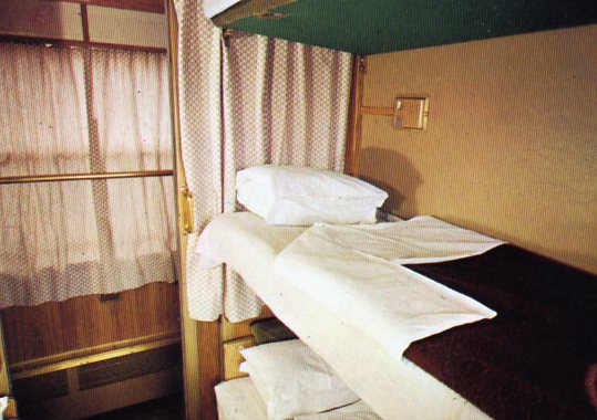 d88 Interior de un BBL-8.000 2ª- Literas.jpg