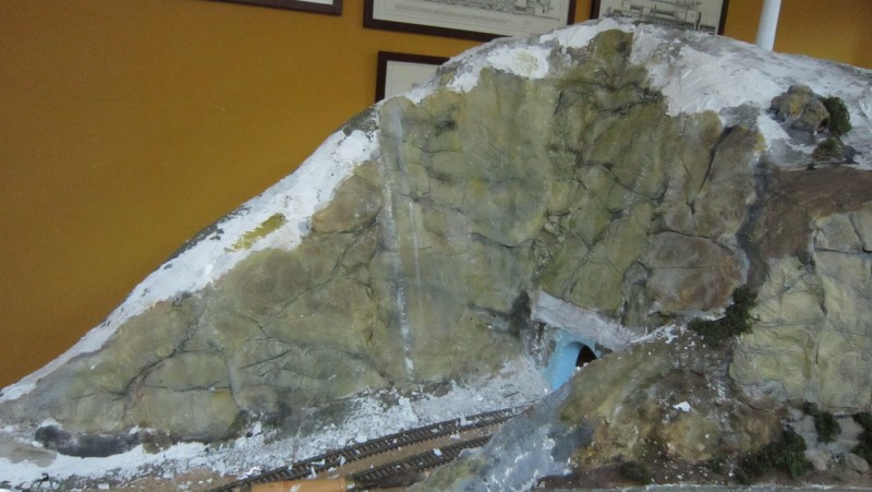 roca 015 (1280x721).jpg