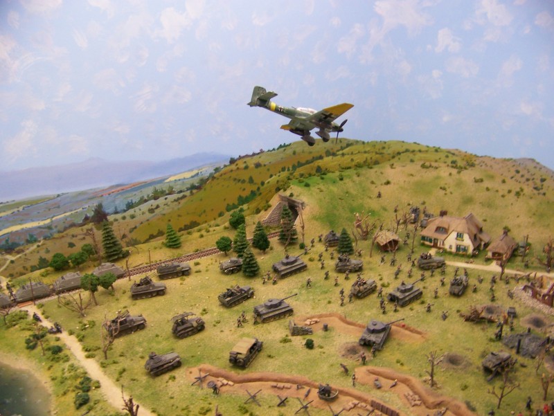 026 Junkers Ju 87 Stuka sobre el campo de batalla.JPG