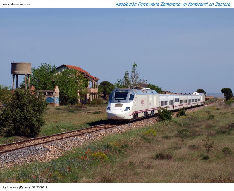 Talgo 730 en La Hiniesta.JPG