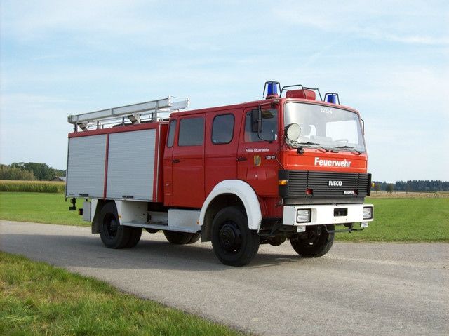 maquinaria-municipal-camion-de-bomberos-IVECO-Magirus-120-19-AW---2_big--12092620480888723300.jpg