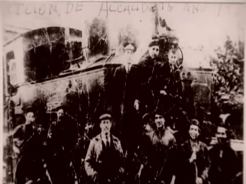 Ferroviarios en la estacion de Alcaudete.png