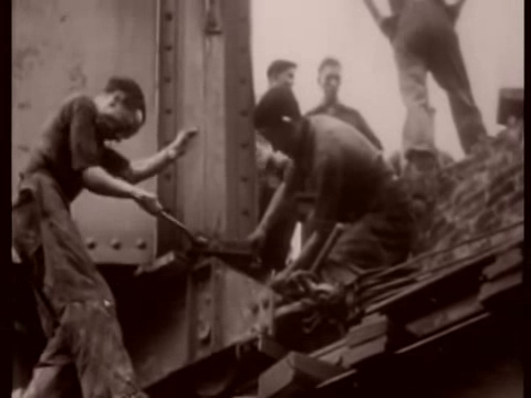 trabajando en un puente.png