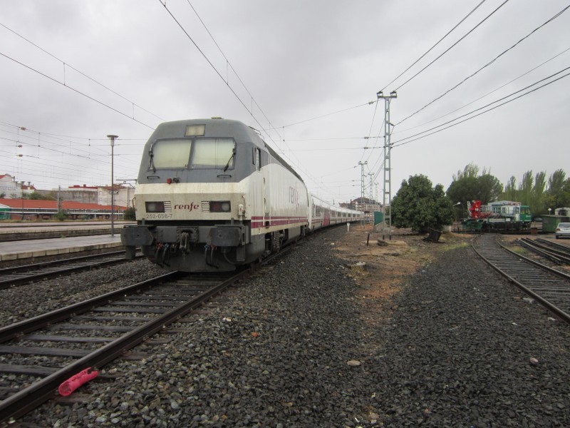 Talgo VI Refuerzo 252.056 04.11.12.jpg