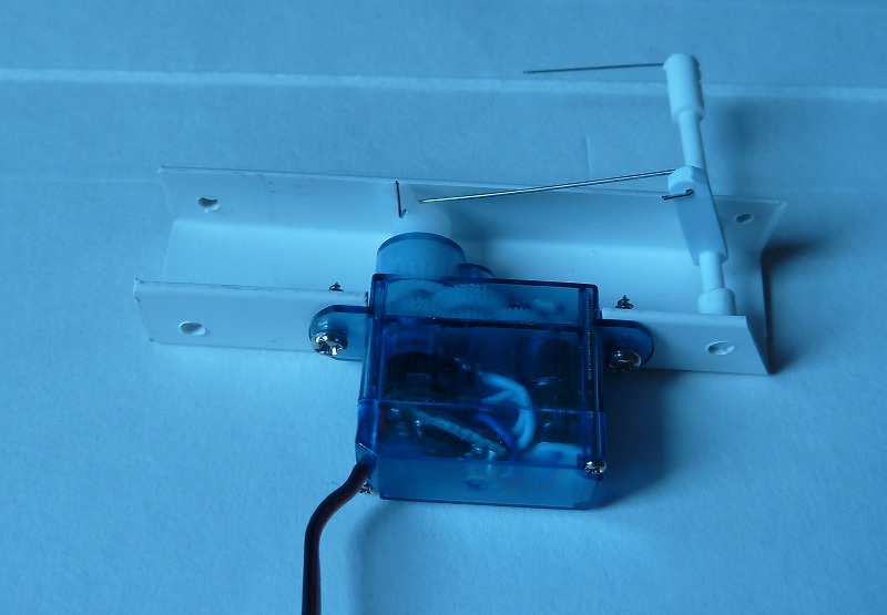 Servo-02.jpg