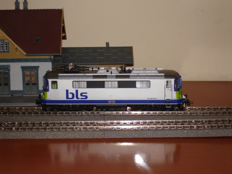 Re 420 4-4 II  BLS.JPG