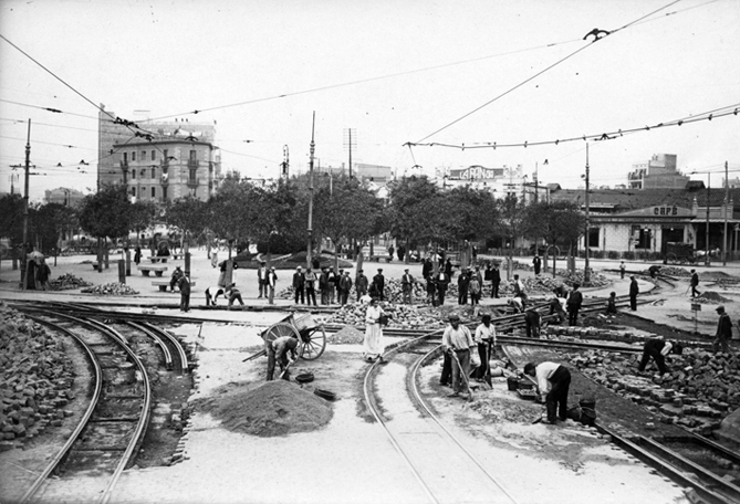 TB pça Espanya 25 octubre 1915.jpg