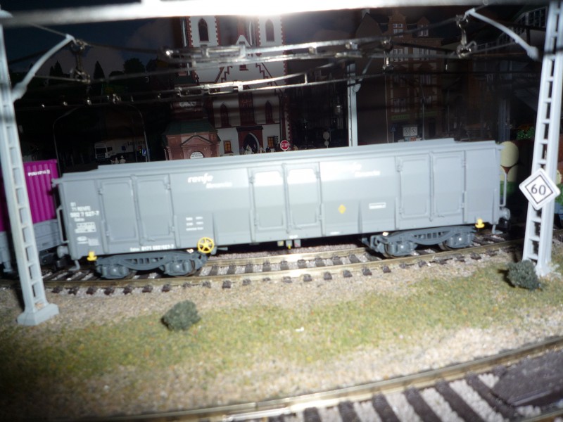 81 71 592 7 527 7.JPG