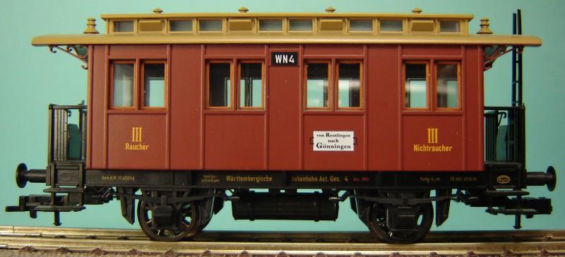Fleischmann 4892 (5821K).jpg