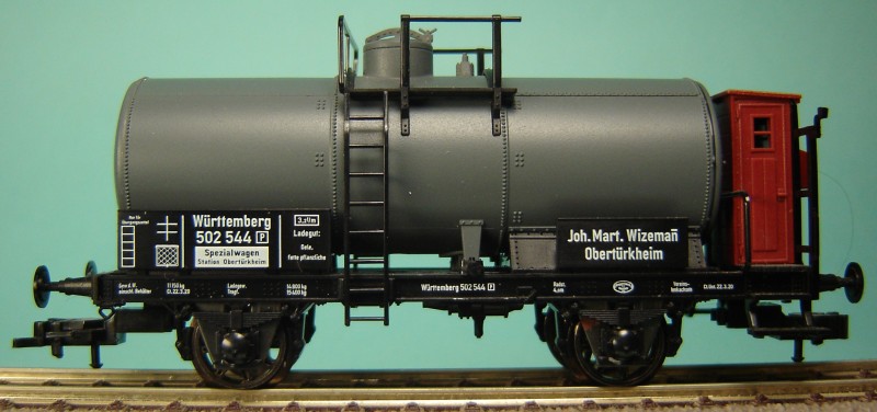 Fleischmann 4892 (5824K).jpg