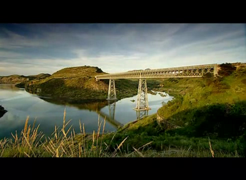 Puente sobre el guadajoz en invierno.png