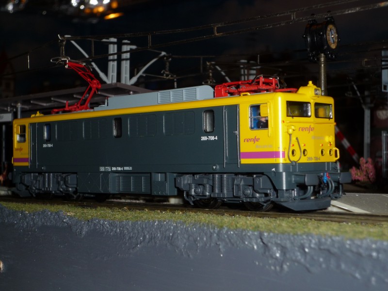 269-708-4.JPG