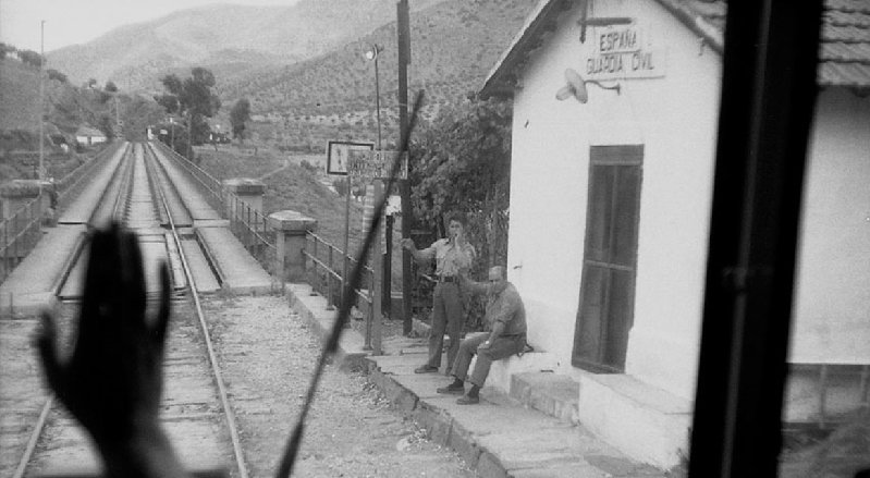 FERROBUS ENTRANDO BARCA 2.jpg