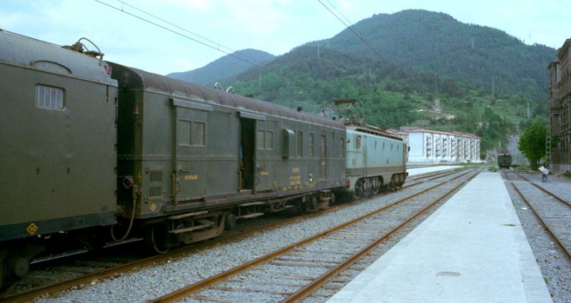 230871r9118003dde276.jpg