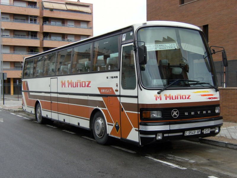 Setra 215 HD de M Muños ex Dosil.jpg