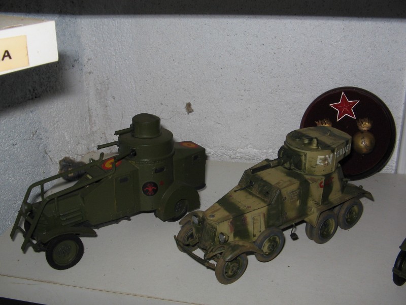 Guerra Civil Lancia Ansaldo y BT 5.jpg