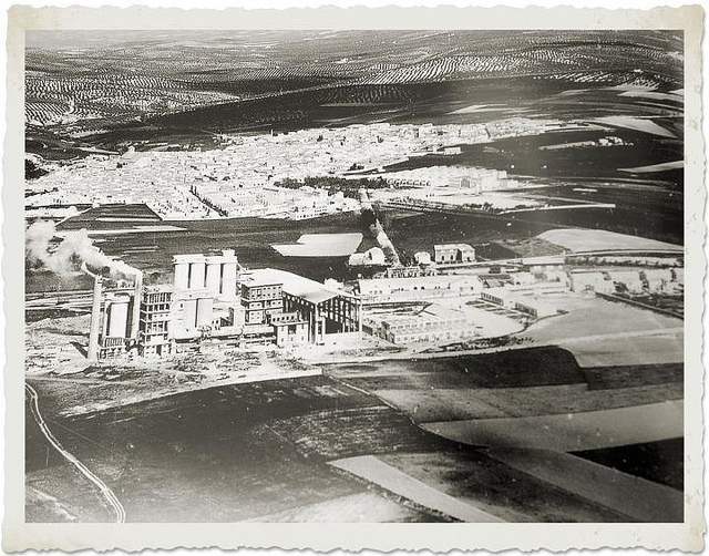 Torredonjimeno, cementos Alba y estación.jpg