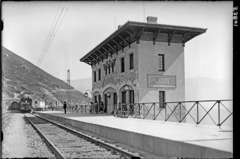 NORTE_estacion de Pajares_1927-1936 (Antonio Passaporte)(FPH).JPG