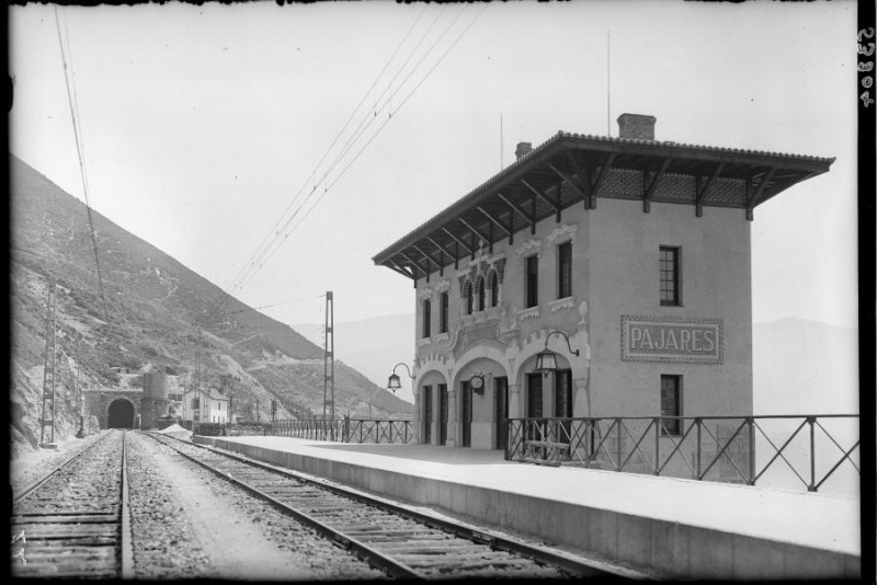 NORTE_estacion de Pajares_1927-1936 (Antonio Passaporte)(FPH)_2.JPG