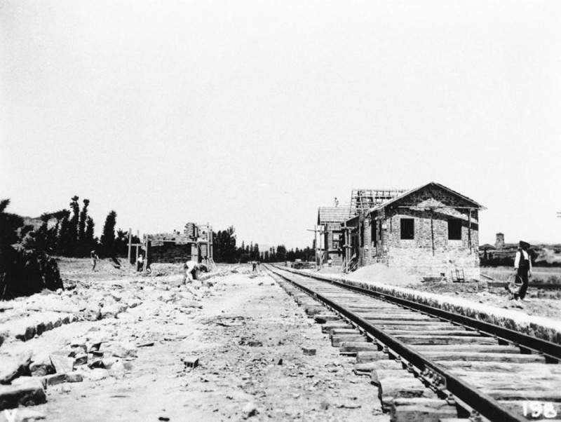 22981y90-396.jpg