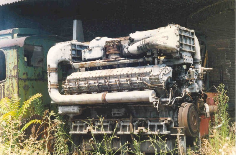 340-000 Motor MD-870-1 de una locomotora de la serie 340. MNF Delicias, 15-07-1993..jpg