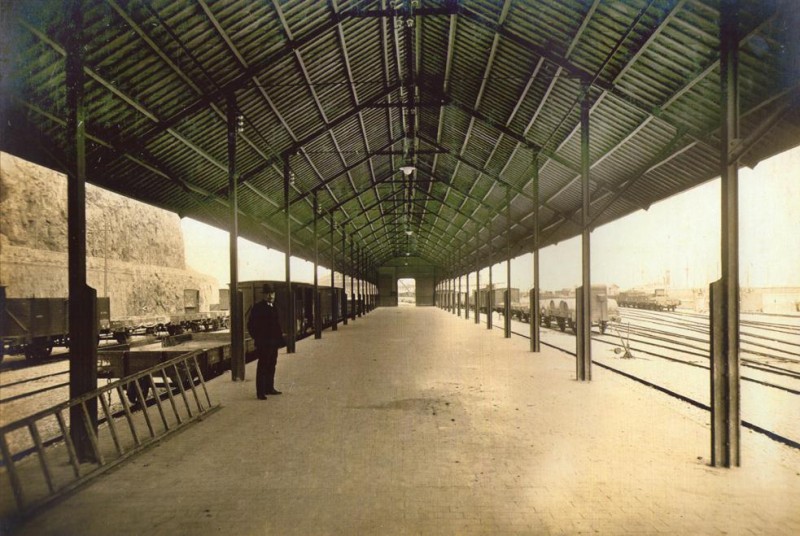 Muelle estación Barcelona-Morrot.1915.jpg
