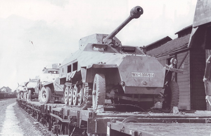SDKFZ 251.jpg