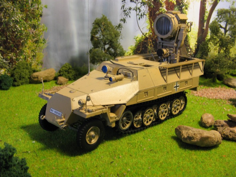 Sdkfz 251 Uhu.jpg