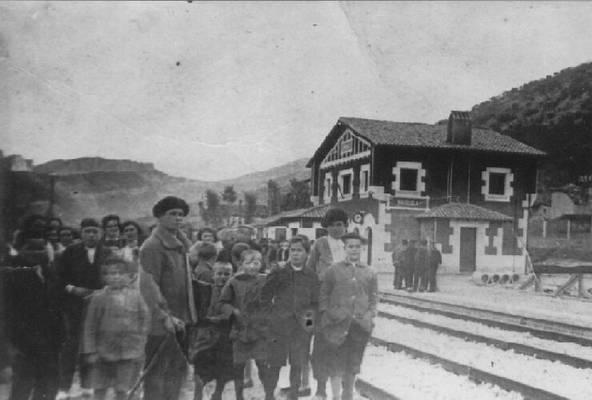 SM_Inaguracion_estacion_Brizuela (penalaventana.blogspot.es).jpg