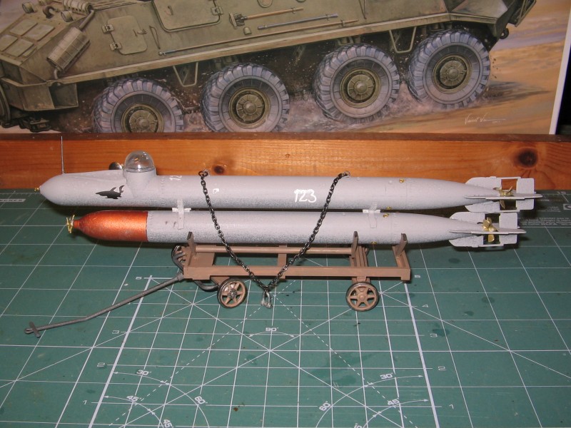 Minisubmarino Marder en remolque de puerto.jpg