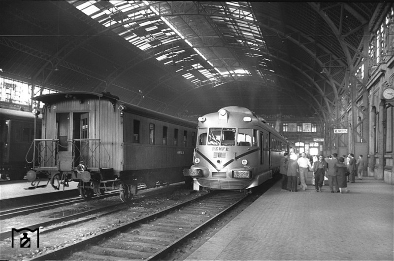 Coche ejes Central Aragon y TAF.jpg