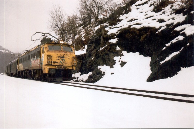 f6011.jpg