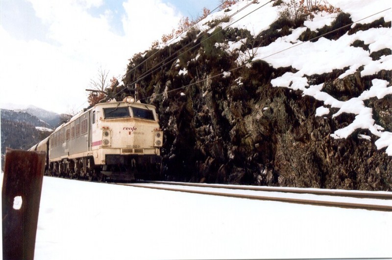 f6012.jpg