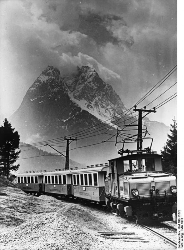 Bundesarchiv_Bild_102-11678,_Bergbahn_auf_die_Zugspitze.jpg