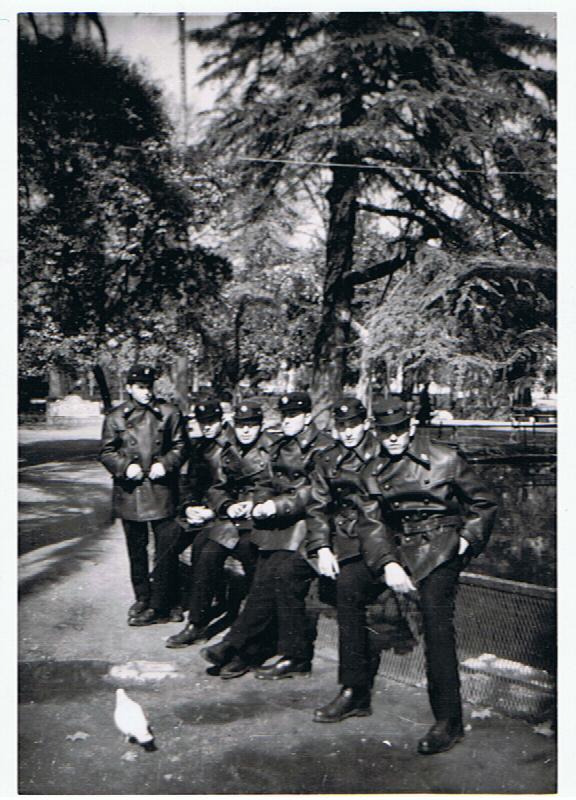 Compañeros de la 24ª promoción de paseo por Córdoba.jpg