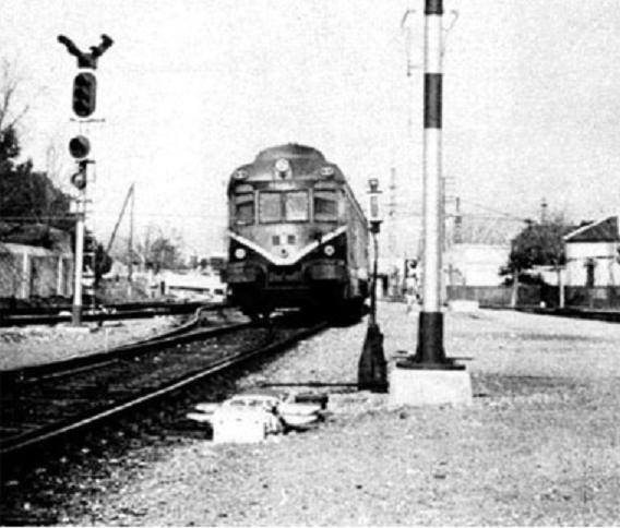 El taf pasando por Utrera en 1972 foto revista via libre.jpg