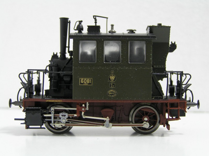 01 T 2 Trix 22411.jpg