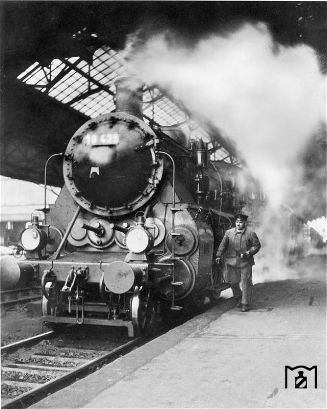 18 429 in Mainz Hbf.jpg