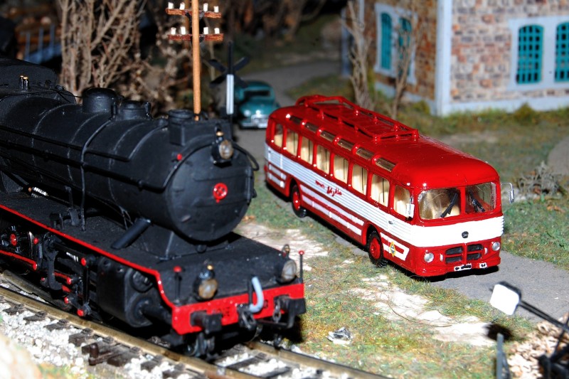 2013_03_Maqueta_AutobusPegaso_03.JPG
